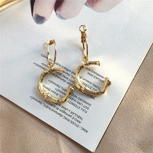 Artilady k letters earrings for women A~Z gold hoop earrings for girls Alphabet letter earrings gold jewelry new year gift