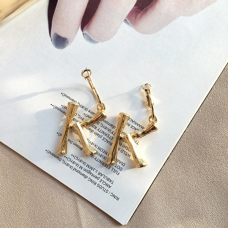 Artilady k letters earrings for women A~Z gold hoop earrings for girls Alphabet letter earrings gold jewelry new year gift