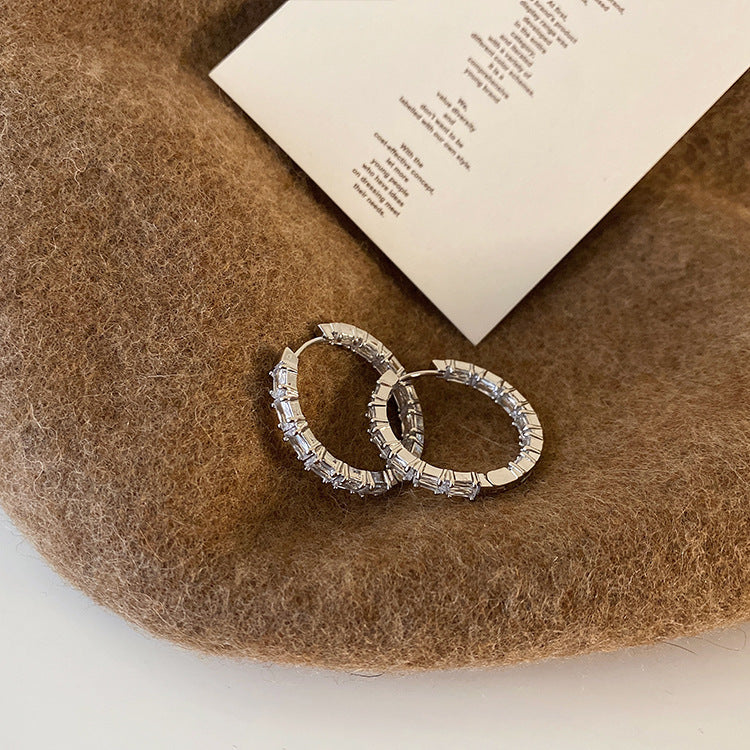 Niche design zircon metal earrings female simple basic commuter all match temperament earrings earrings