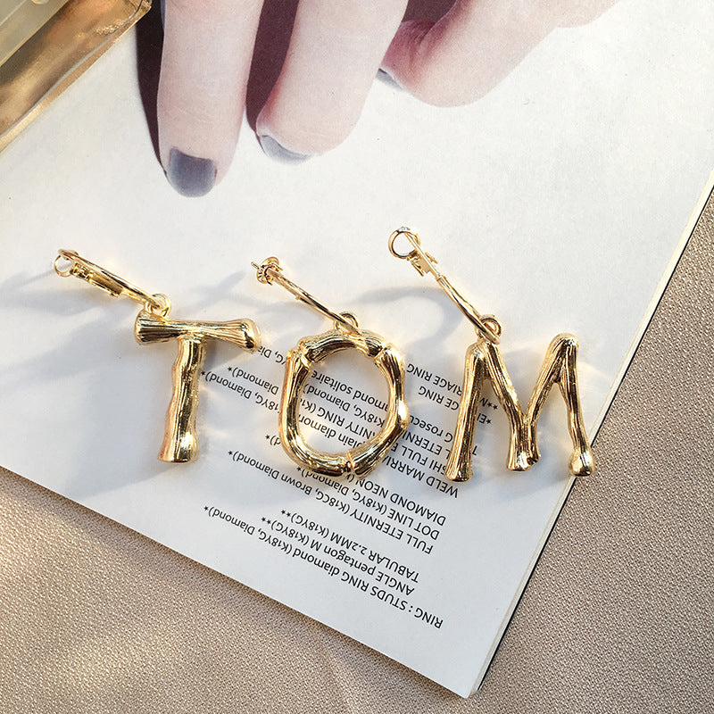 Artilady k letters earrings for women A~Z gold hoop earrings for girls Alphabet letter earrings gold jewelry new year gift