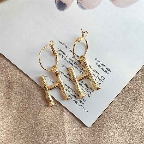 Artilady k letters earrings for women A~Z gold hoop earrings for girls Alphabet letter earrings gold jewelry new year gift