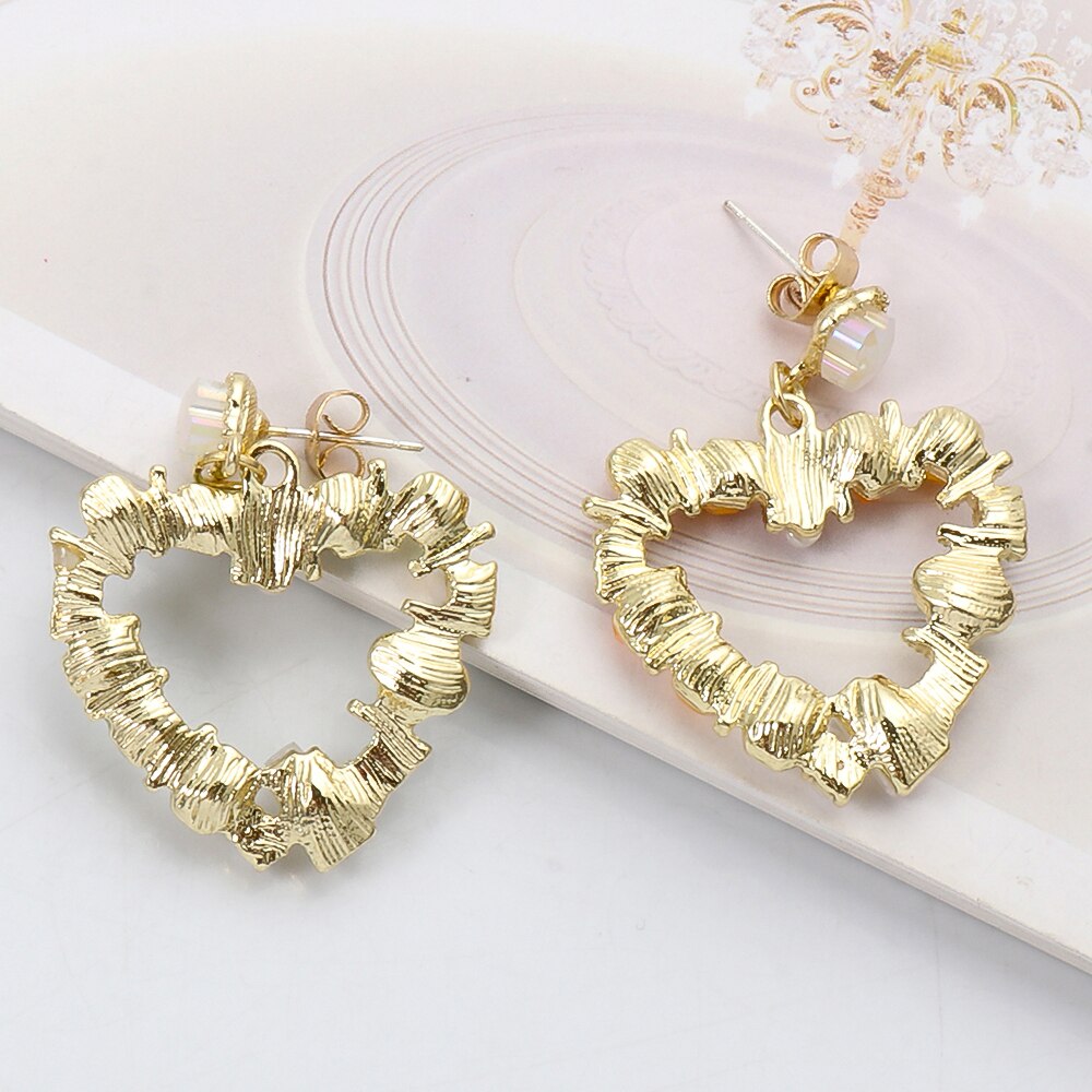 New Arrival Baroque Crystal Pearl Metal Stub Earrings Metal Gold Plated Heart Shape Earrings Gift for Women