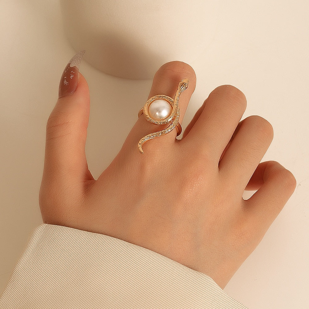European and American retro artificial pearl snake ring ladies gothic personality winding snake index finger ring gift
