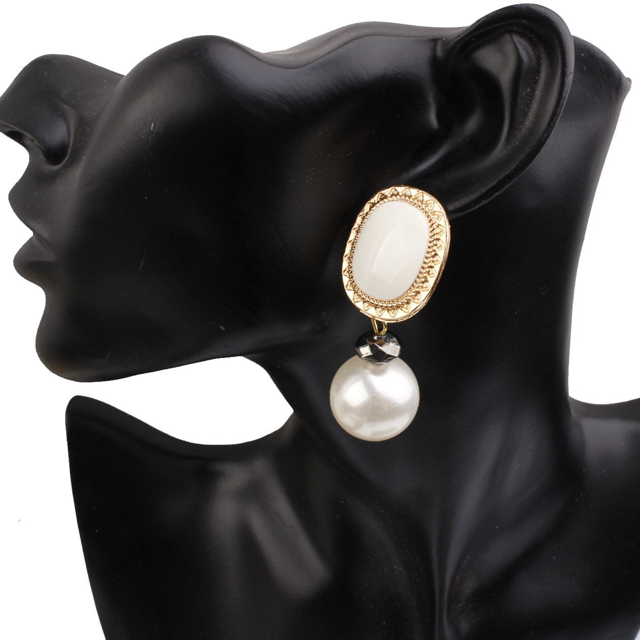 Pearl Metal Earrings Exaggerated Vintage Earrings Women's Accessories Stud Earrings Boho