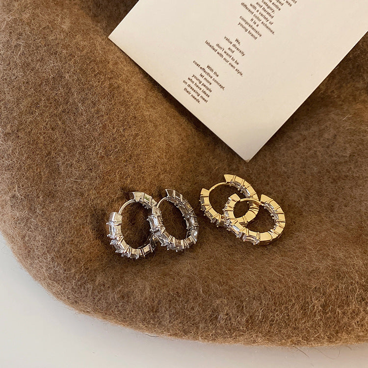 Niche design zircon metal earrings female simple basic commuter all match temperament earrings earrings