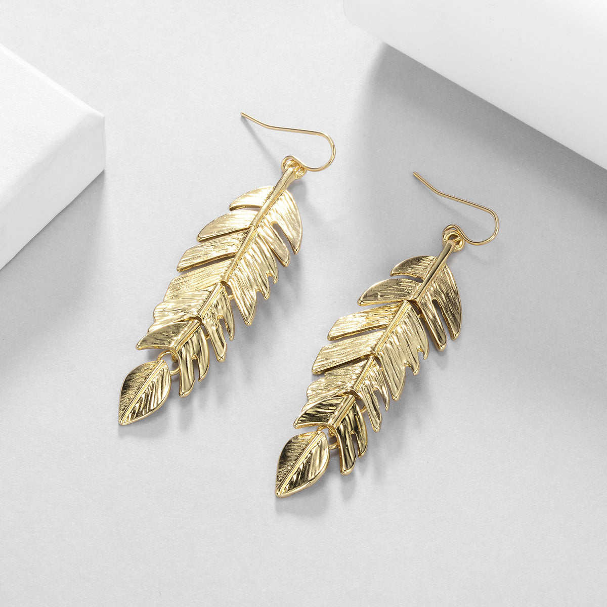 Metal Leaf Earrings Creative Golden Autumn Leaves Leaf Earrings Pendant Fashion Simple Tassel Leaf Long Earrings