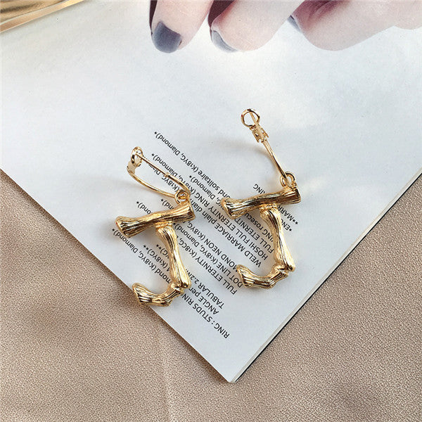 Artilady k letters earrings for women A~Z gold hoop earrings for girls Alphabet letter earrings gold jewelry new year gift
