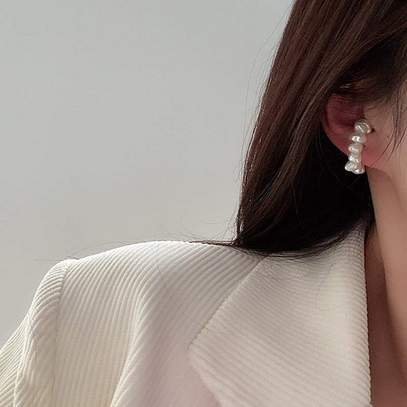 French Pearl Ear Bone Clip Women Fake Piercing Ear Cuff Retro Elegant Irregular Natural Pearl Ear Clips On Earrings Jewelry Gift