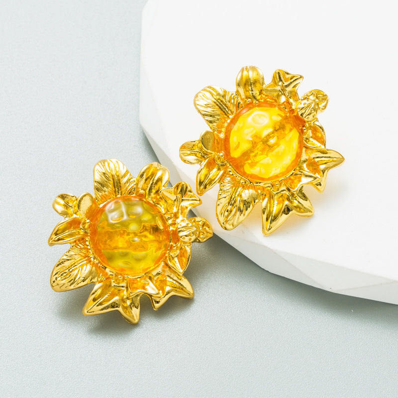 Ins Exaggerated Earrings Feminine Resin Earrings Alloy Simple Flower Shaped Gold Earrings