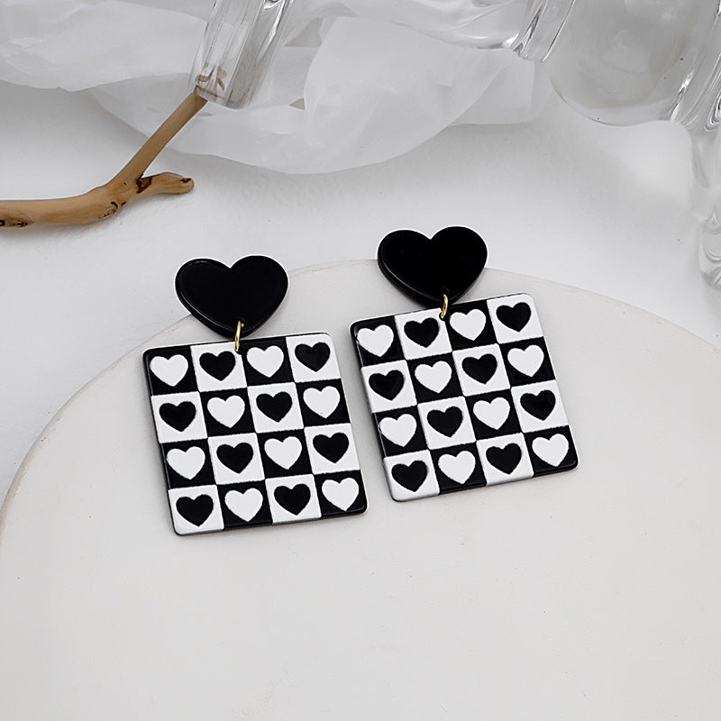 Love Flower Graffiti Stud Earrings Geometric Plaid Irregular Square Earrings Peach Heart Black and White Color Matching Earrings