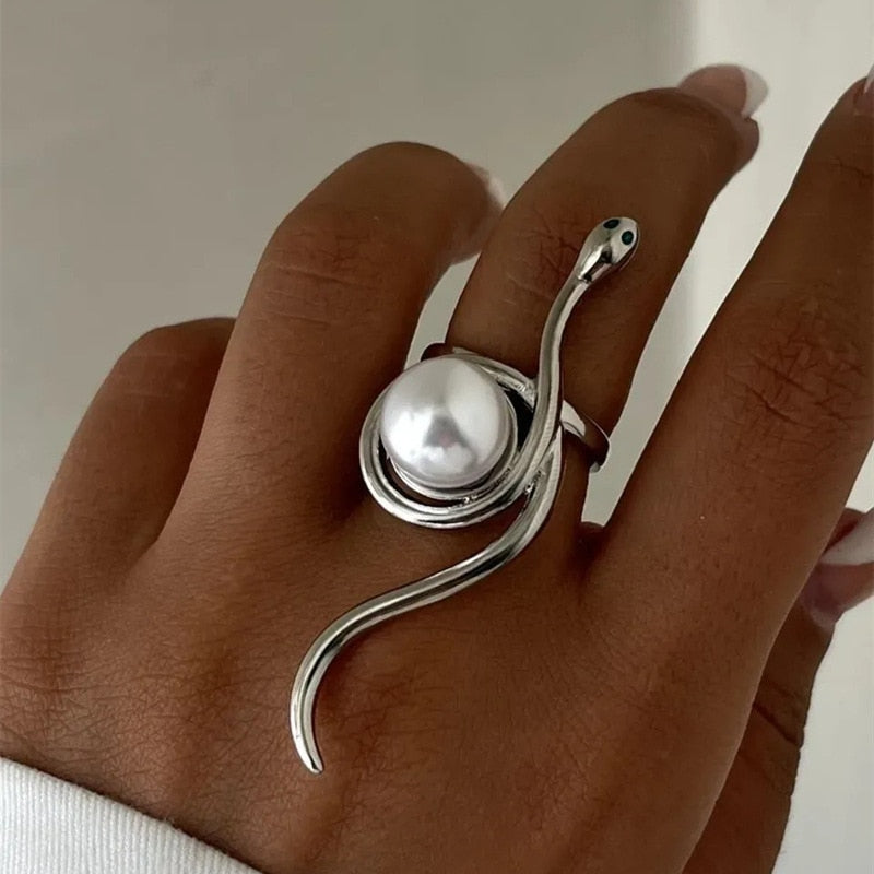 European and American retro artificial pearl snake ring ladies gothic personality winding snake index finger ring gift