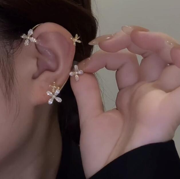One Piece Korean Long Tassel Earrings Girls No Ear Piercing Full Pearl Big Clip Earrings For Women Gift Jewelry Ear Cuff