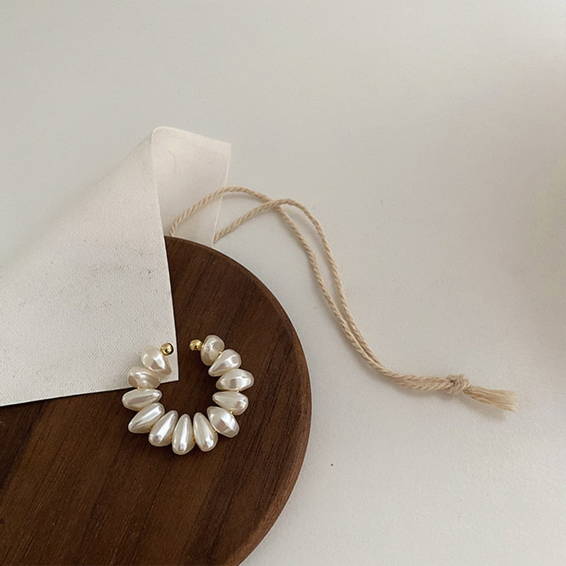 French Pearl Ear Bone Clip Women Fake Piercing Ear Cuff Retro Elegant Irregular Natural Pearl Ear Clips On Earrings Jewelry Gift