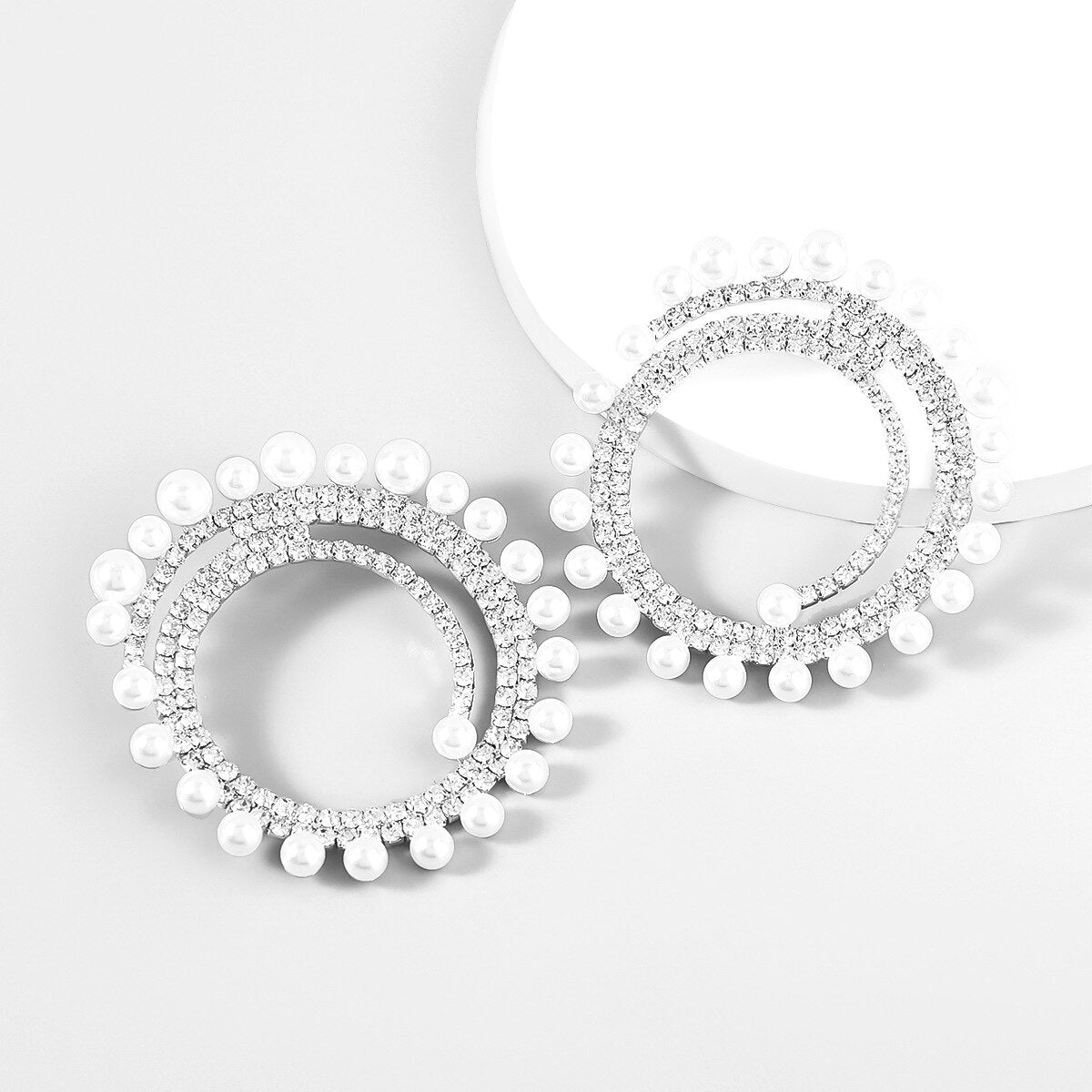 Popular Earrings Fashion Catwalk Irregular Pearl Oversized Round Diamond Earrings