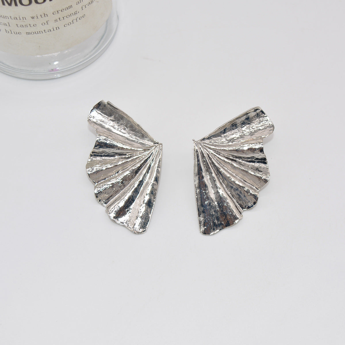 Personality Design Metal Vintage Leaf Earrings Simple Earrings Versatile Popular Earrings