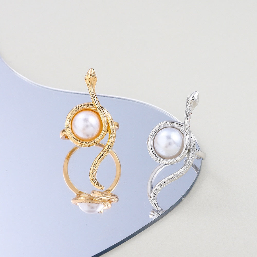 European and American retro artificial pearl snake ring ladies gothic personality winding snake index finger ring gift