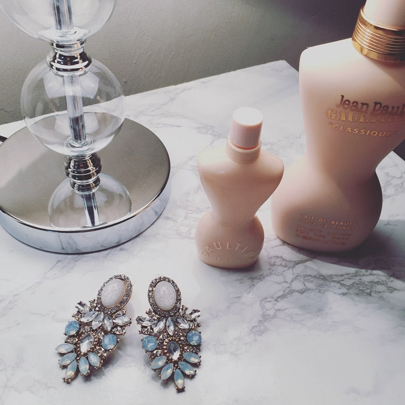 Dvacaman Brand Trendy Big Crystal Statement Earrings Wedding Drop Earrings Women Party Hanging Earrings Jewelry Wholesale