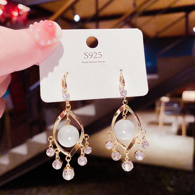 Temperament Smart Water Drop Earrings Personality High-End Korean Fashion Tassel Earrings Workplace Lady Cat's Eye Earrings